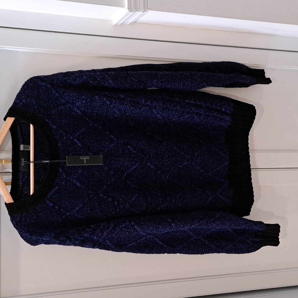 NWT Tahari sweater